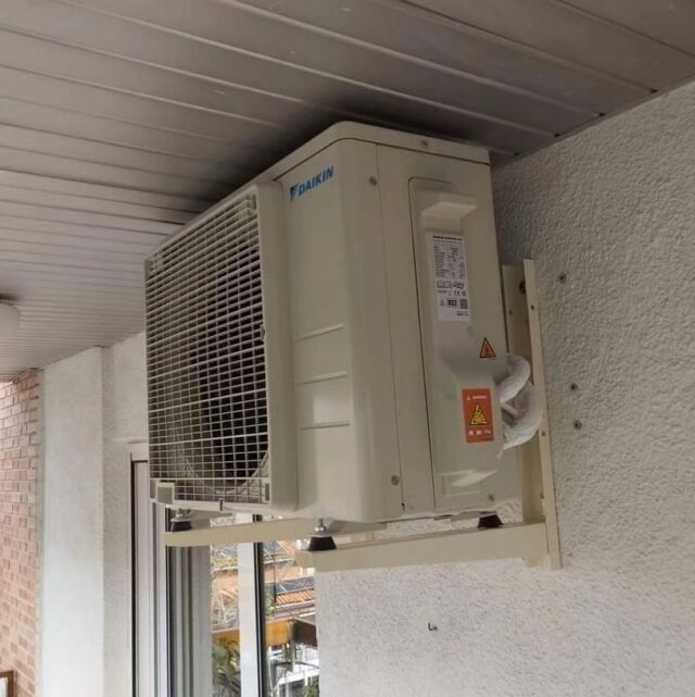 Seguimos preparando la llegada del verano  on la climatización de este comedor.

¿Y tu a qué esperas para instalar tu aire acondicionado? 

📲 624295450
📩 serveisgr.es - info@serveisgr.es
🚩 Vilanova i la Geltrú (Barcelona - Tarragona)
_________________________________
#aireacindicionado #mantenimiento #electricidad #clima #instalaciones #fontanería #reparación #mantenimiento #refrigeration #knipex #wera #handyman #r32 #r410 #climatizacion #serveisgr #doméstico #manitas #servicios #agua #solucion #ikea #decoración #interiorismo #cunit #cubelles #vilanova #calafell #sitges
