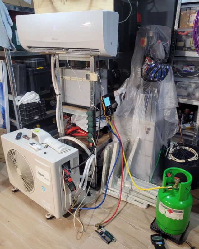 Reparación, limpieza y carga de equipos para darle una segunda oportunidad. 
¿Y tu? ¿Piensas que es la mejor forma de reciclar?

📲 624295450
📩 serveisgr.es - info@serveisgr.es
🚩 Vilanova i la Geltrú (Barcelona - Tarragona)
_________________________________
#aireacindicionado #mantenimiento #electricidad #clima #instalaciones #fontanería #reparación #hvac #refrigeration #knipex #wera #handyman #r32 #r410 #climatizacion #serveisgr #hvac #mitsubishi #daikin #doméstico #manitas #servicios #agua #decoración #interiorismo #cunit #cubelles #vilanova #calafell #sitges
